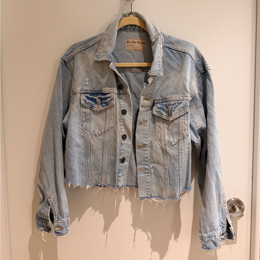 Vintage Light Wash Cropped Denim Jacket